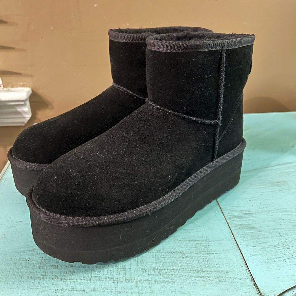 Ugg CLASSIC MINI PLATFORM boots
